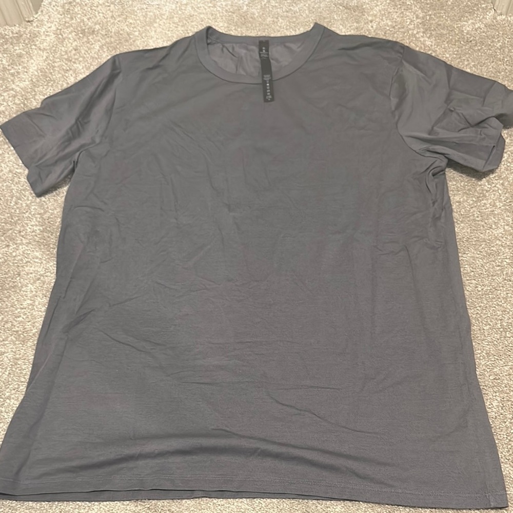 Lululemon Men's Gray T-Shirt